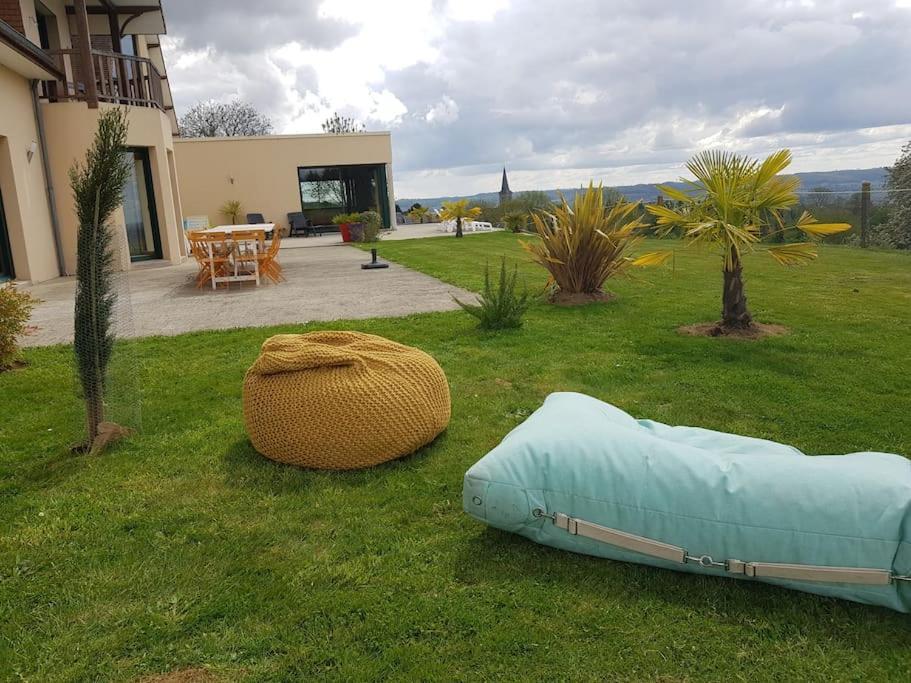 Magnifique Villa Avec Piscine Interieure Saint-Pois エクステリア 写真