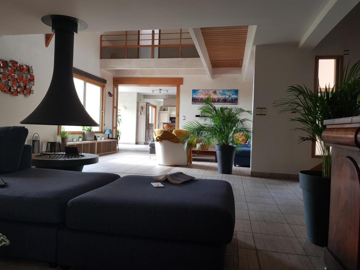 Magnifique Villa Avec Piscine Interieure Saint-Pois エクステリア 写真