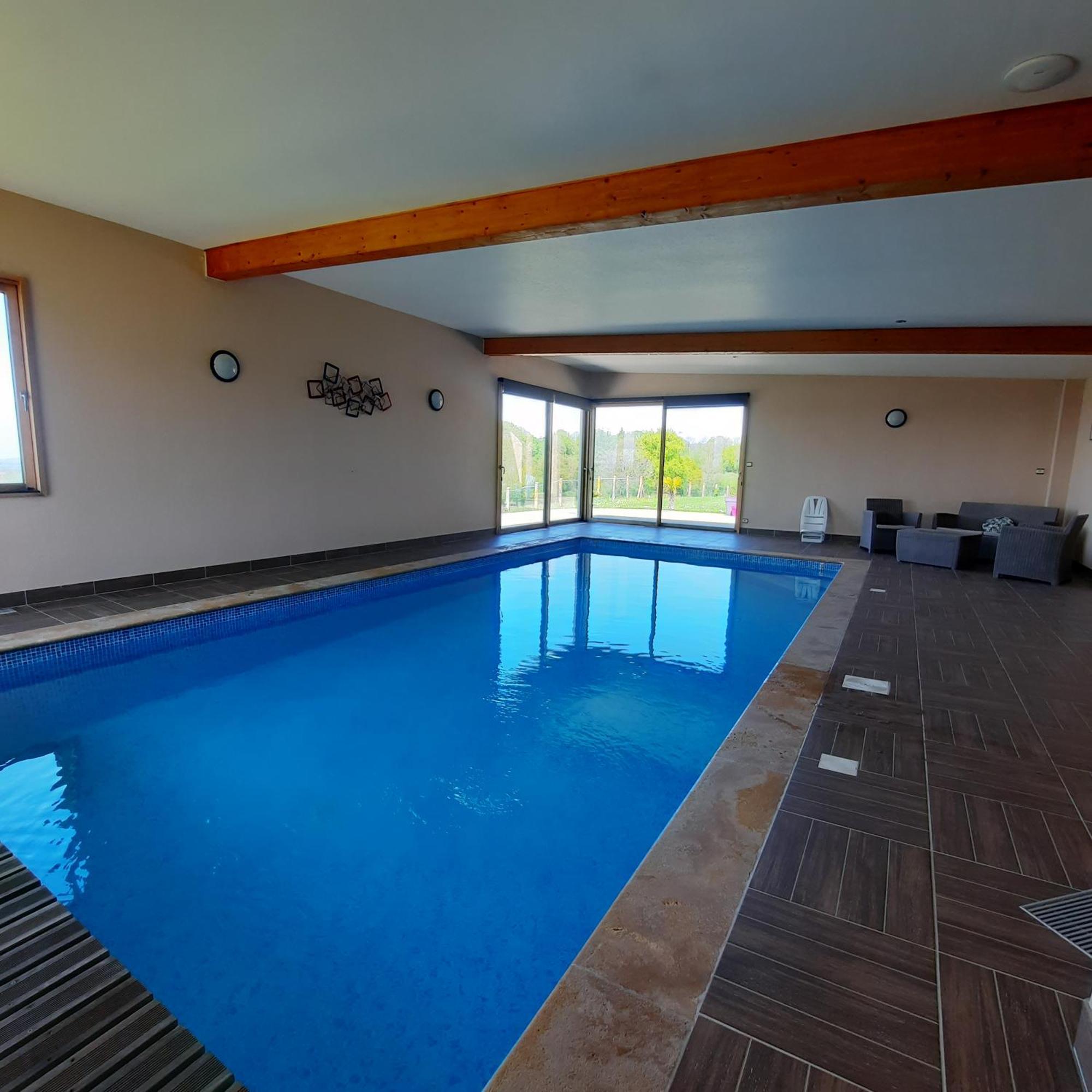 Magnifique Villa Avec Piscine Interieure Saint-Pois エクステリア 写真
