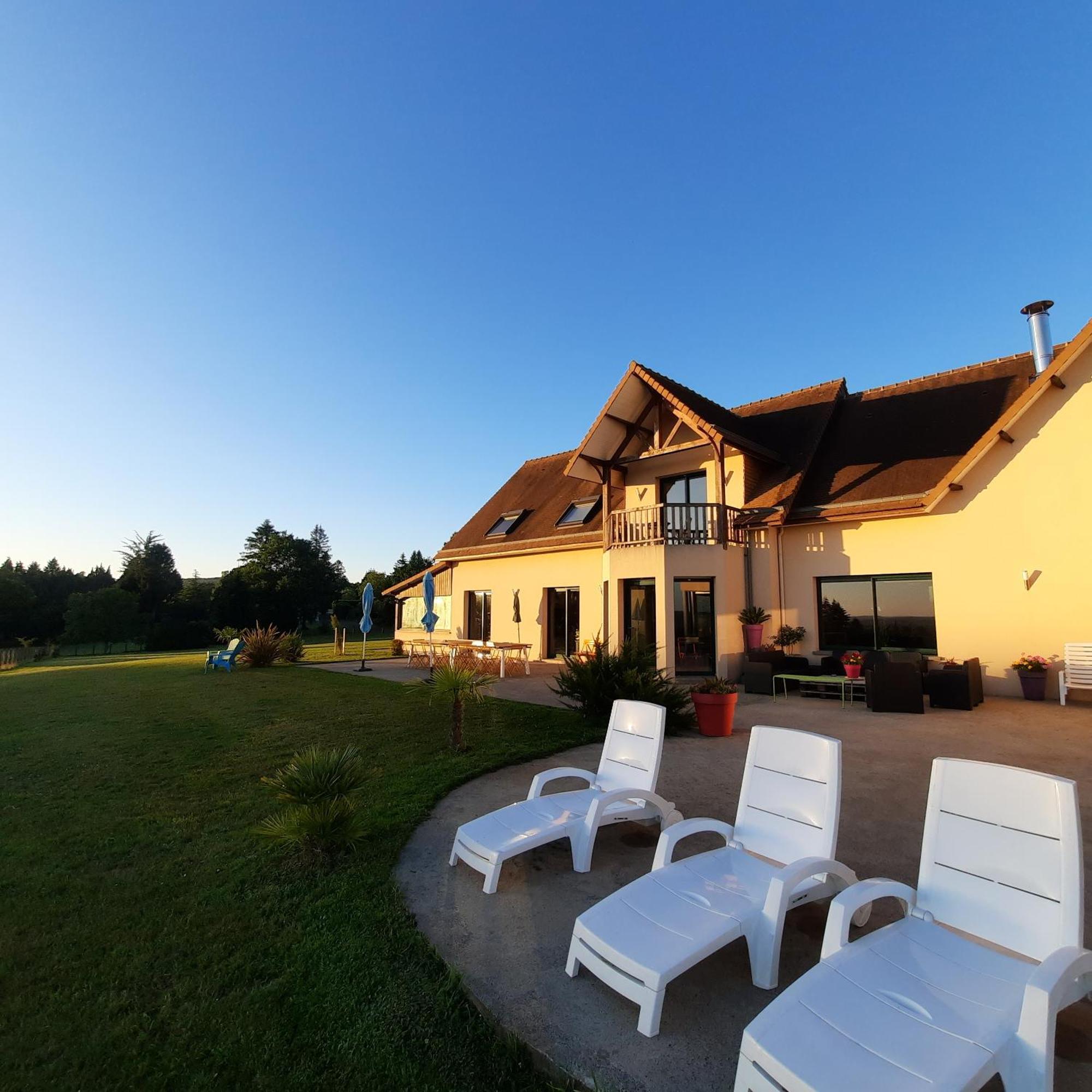 Magnifique Villa Avec Piscine Interieure Saint-Pois エクステリア 写真